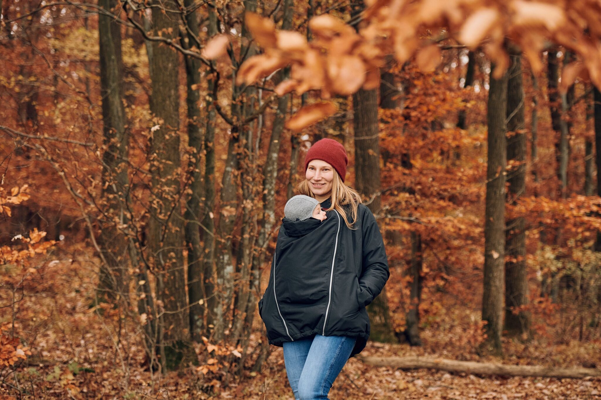 Mamalila winterfriend positie- en draagjas buikdragen in bos mawaho.nl